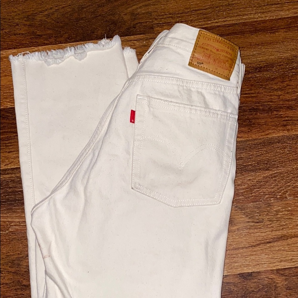 “Vintage Levi’s mom jeans”